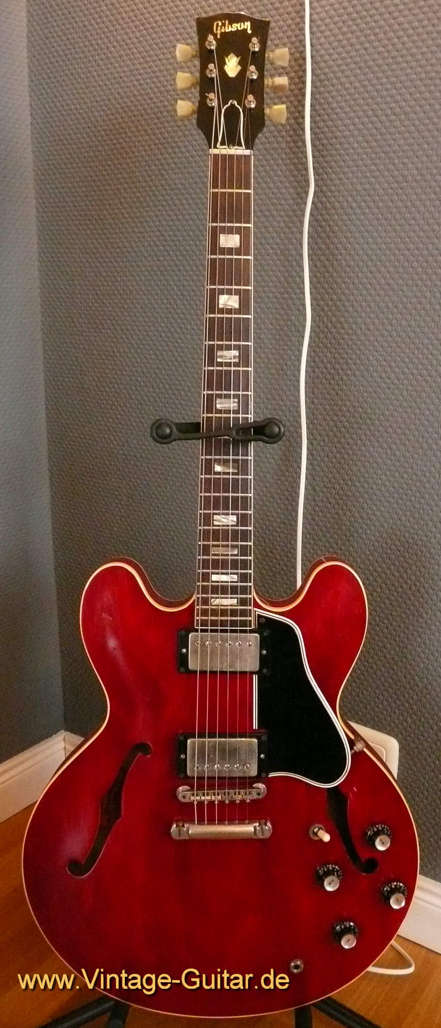 1963 ES335 cherry front.jpg